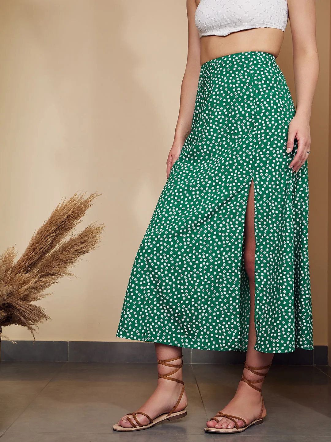 Berrylush Women Green & White Floral Printed High-Rise Waist Thigh-High Slit Flared A-Line Maxi Skirt