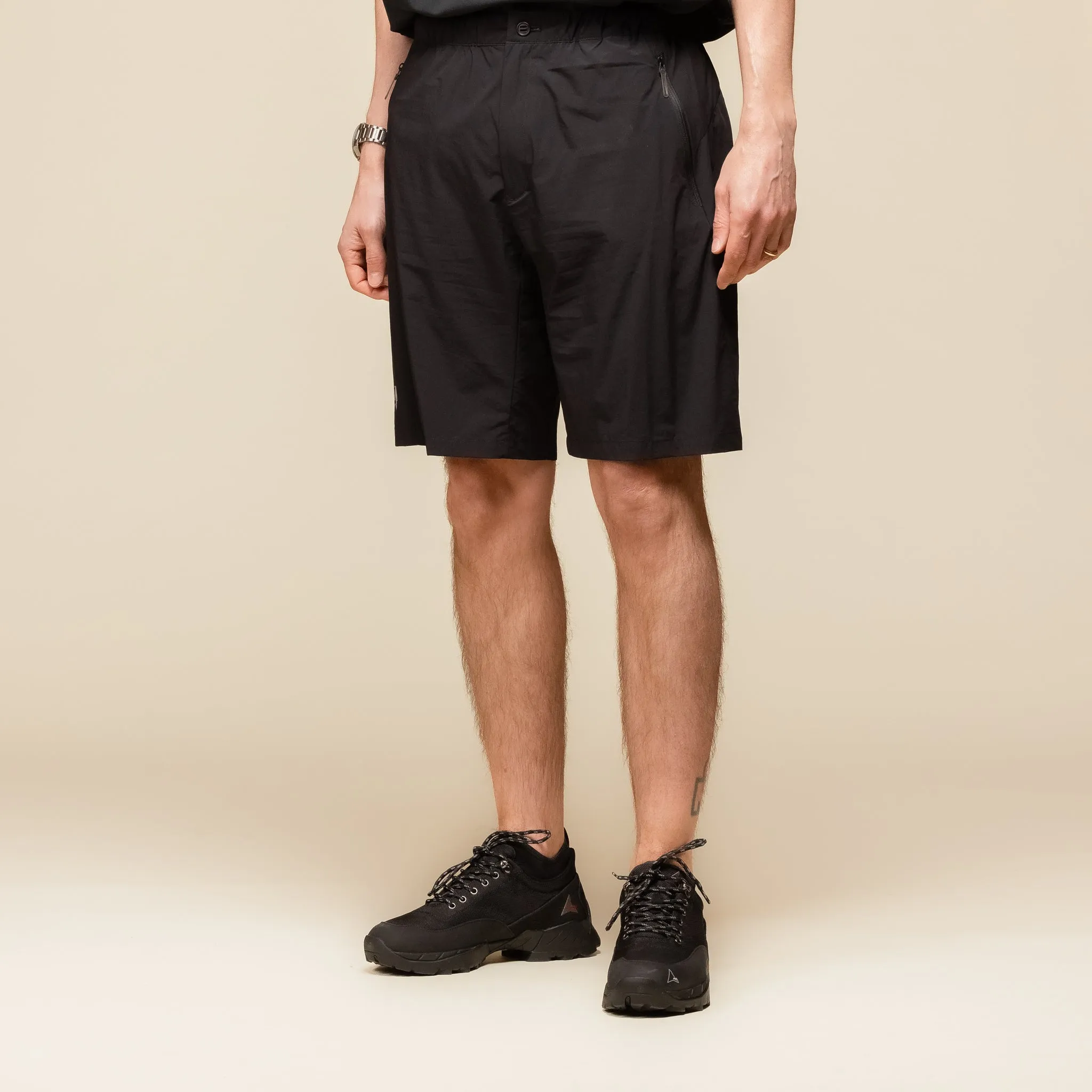 Descente 81 - Pocketable Light Half Pants (Shorts) - Black