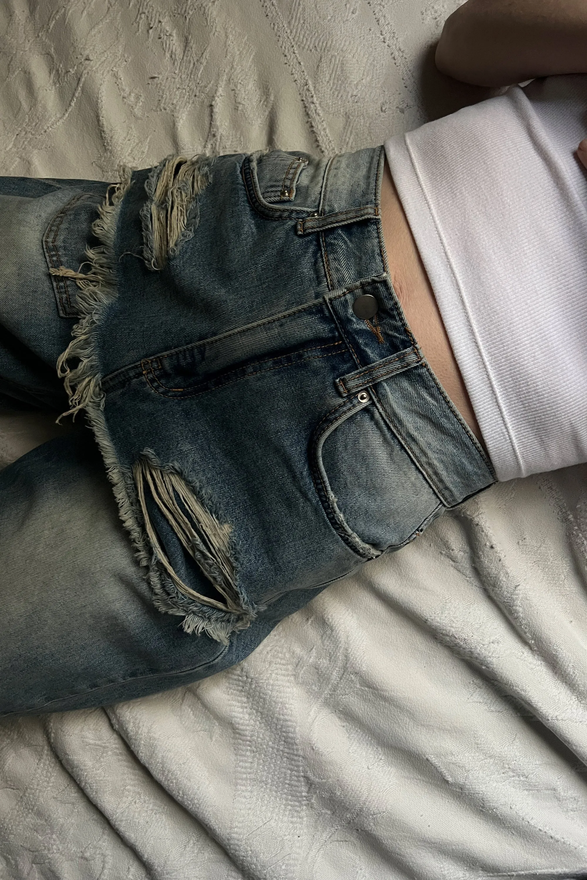 LAYERED EFFECT JEANS