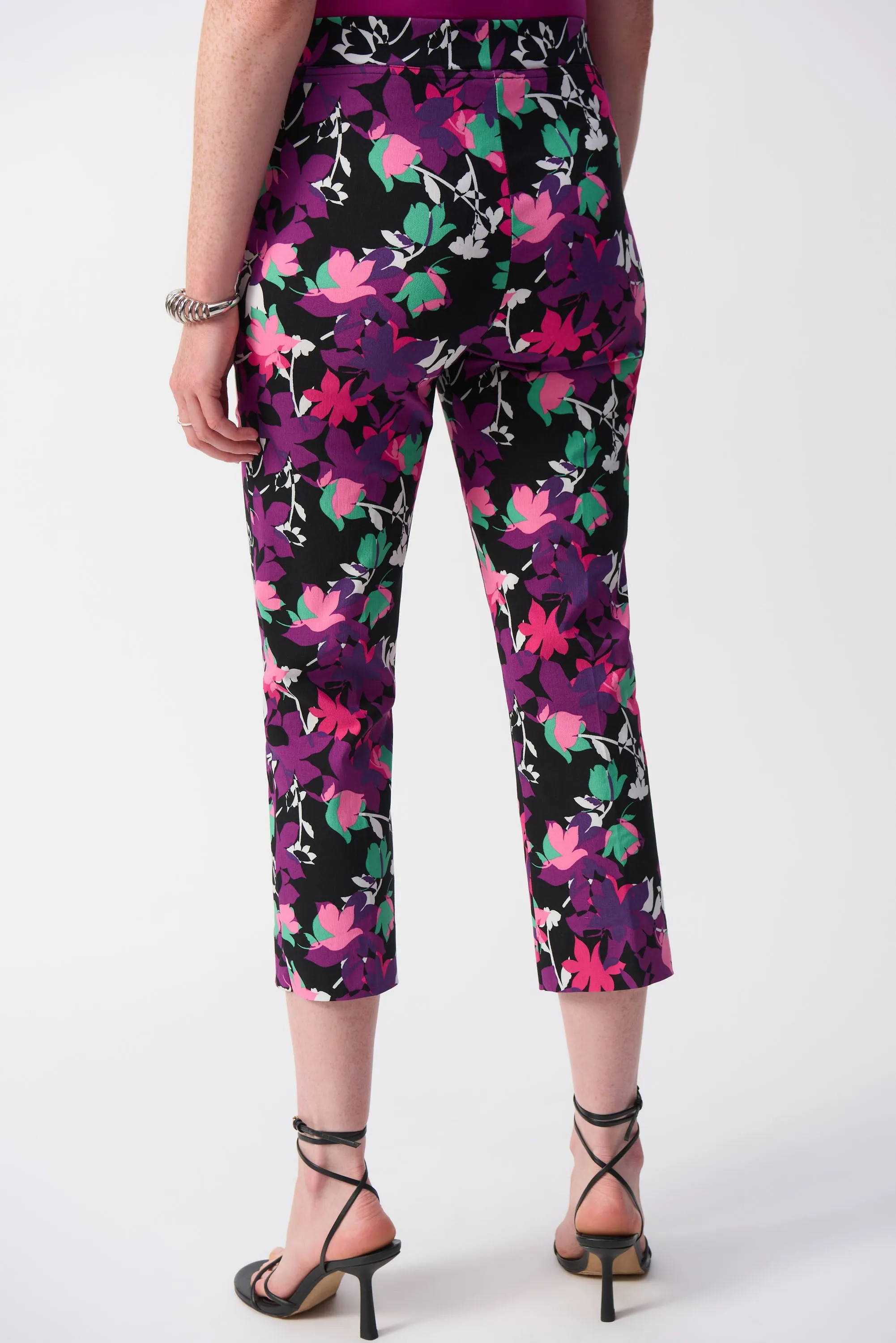 Millennium Floral Print Cropped Pants