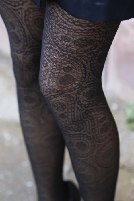 NICOL black tights with paisley pattern